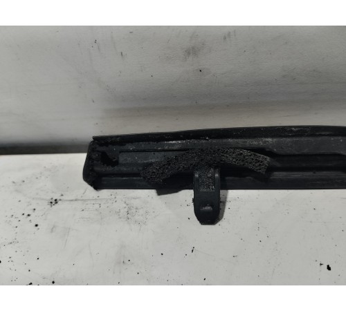 Уплотнитель стекла (задний правый наружный)