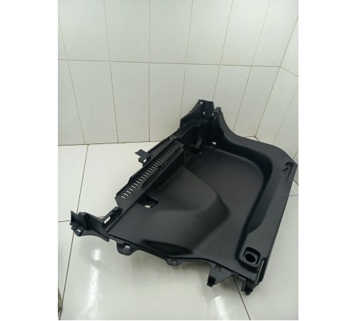 Обшивка багажника задняя левая