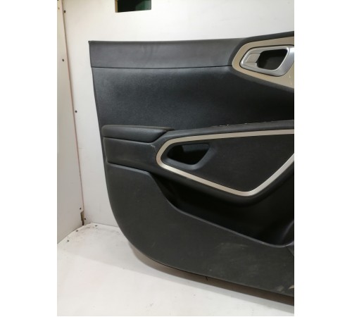 Обшивка двери передняя левая