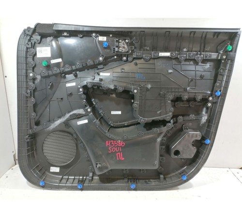 Обшивка двери передняя левая