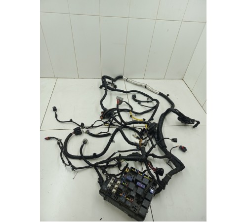 Электропроводка подкапотная с монтажным блоком