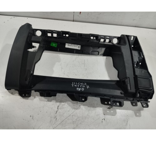 Накладка торпедо центральная