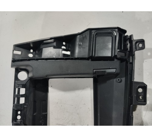 Накладка торпедо центральная