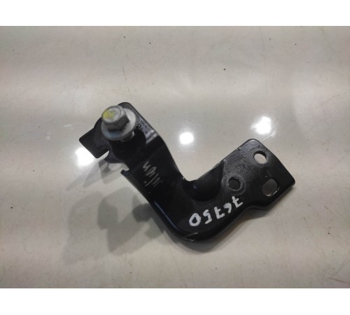 Крепеж патрубка высокого давления