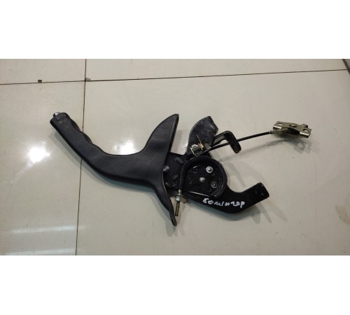 Рычаг стояночного тормоза (ручник)