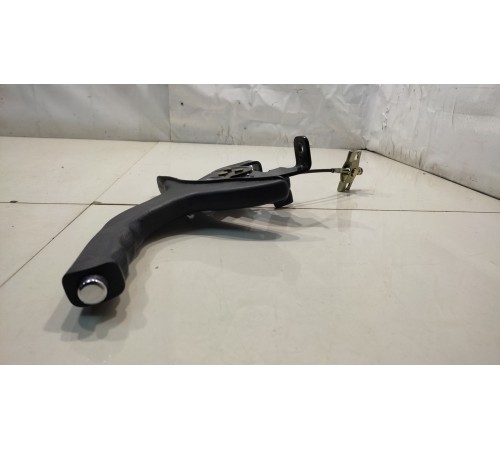 Рычаг стояночного тормоза (ручник)