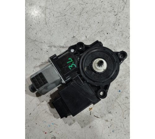 Моторчик стеклоподъемника задний левый