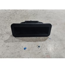 Кнопка открывания крышки багажника