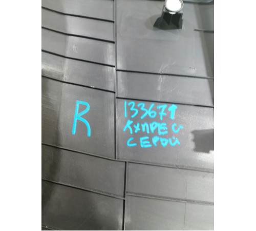 Накладка центральной стойки правая