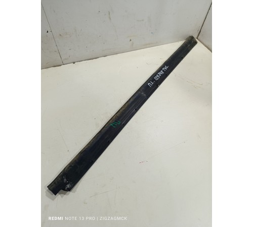 Уплотнитель двери передний левый нижний