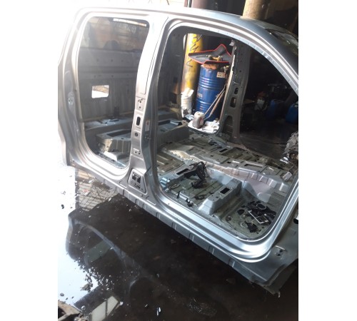 Порог со стойкой(правый)