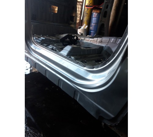 Порог со стойкой(правый)