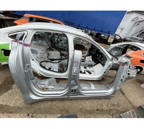 Порог со стойкой(правый)