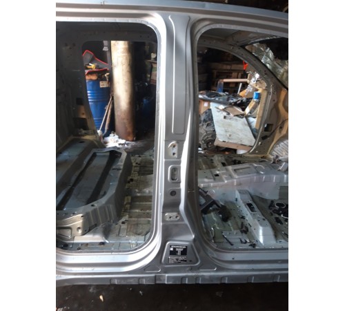 Порог со стойкой(правый)