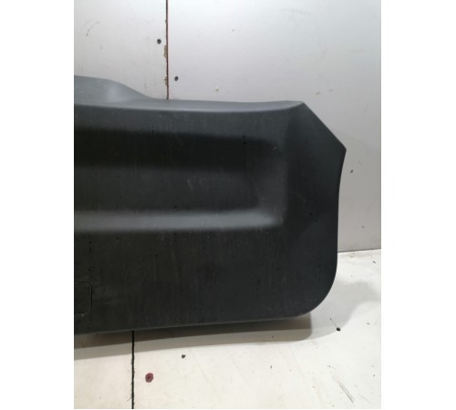 Обшивка крышки багажника