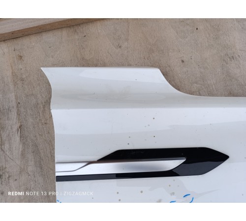 Крыло переднее правое