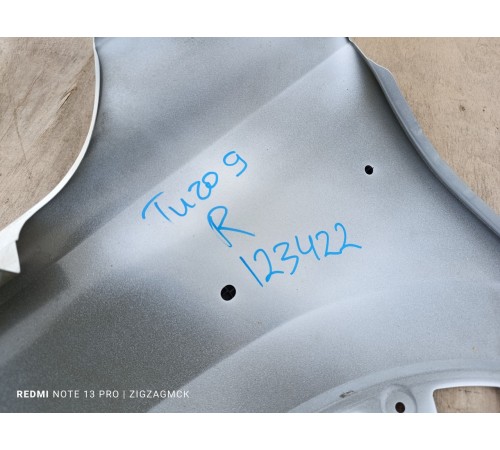 Крыло переднее правое