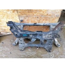 Передняя балка, подрамник