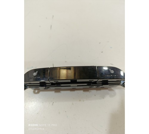 Блок кнопок обогрева сидений