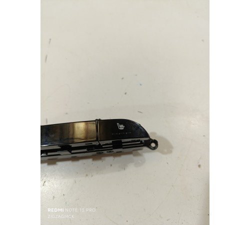 Блок кнопок обогрева сидений