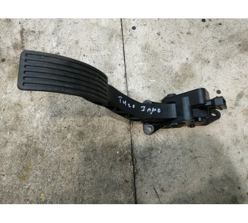 Педаль акселератора