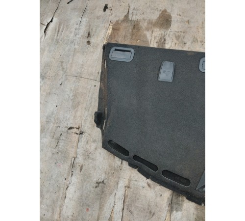 Полка багажника со встроенным стоп сигналом