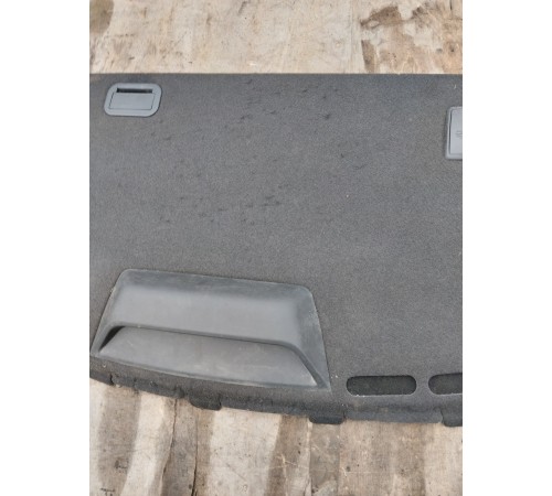 Полка багажника со встроенным стоп сигналом