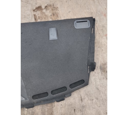 Полка багажника со встроенным стоп сигналом