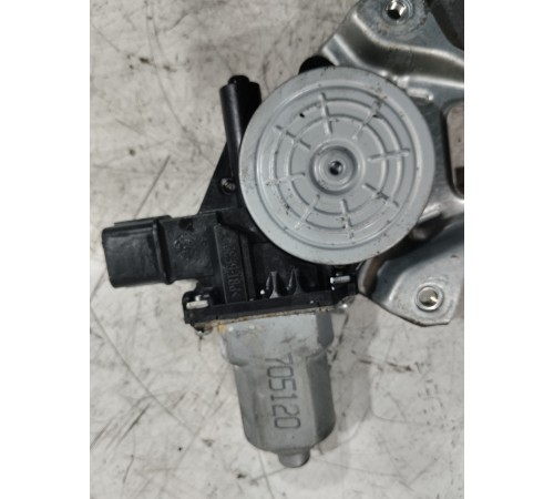 Стеклоподъемник (задний правый)