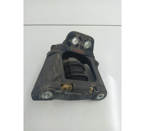 Опора двигателя правая