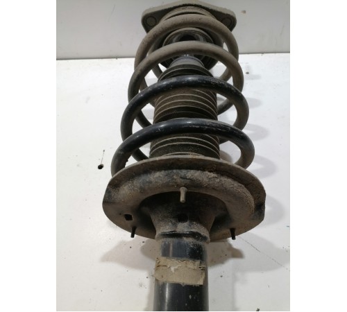 Амортизатор подвески передний правый в сборе