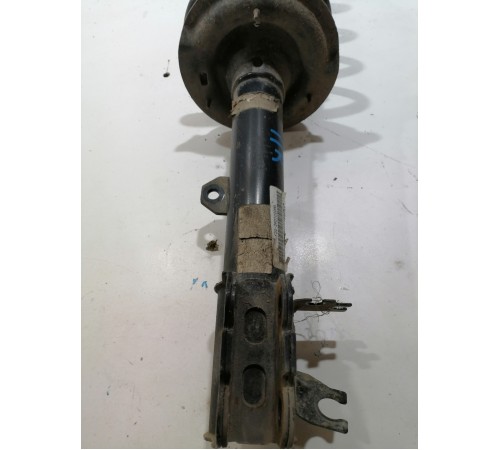 Амортизатор подвески передний правый в сборе