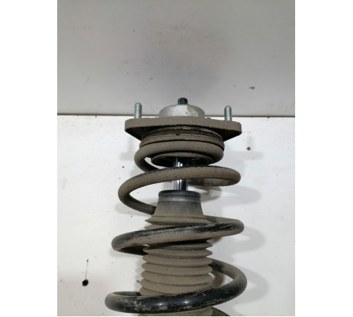 Амортизатор подвески передний правый в сборе