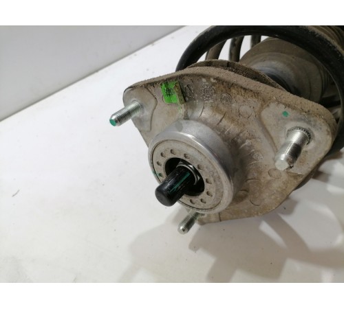 Амортизатор подвески передний правый в сборе