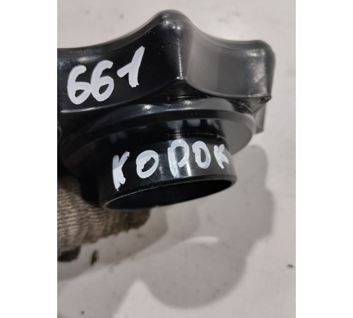 Болт крепления запасного колеса