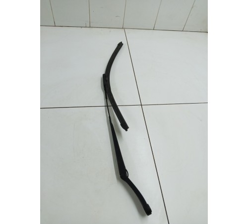 Поводок стеклоочистителя (левый)