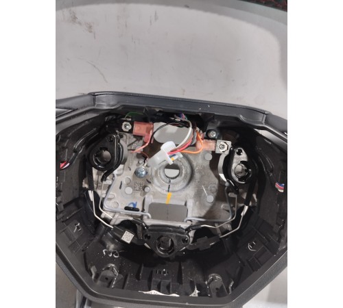 Рулевое колесо (руль) с многофунциональными кнопками