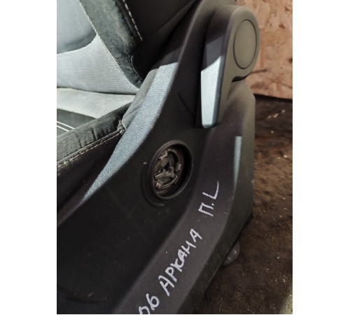 Сиденье переднее левое