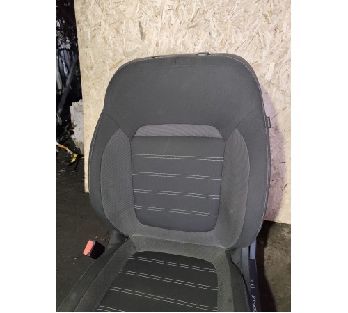 Сиденье переднее левое