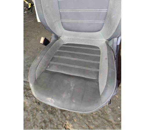 Сиденье переднее левое