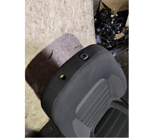 Сиденье переднее левое