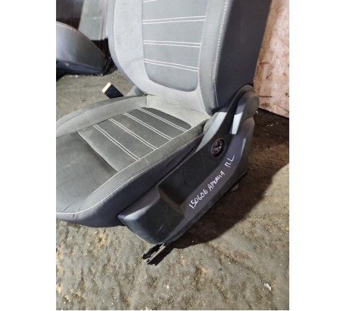 Сиденье переднее левое