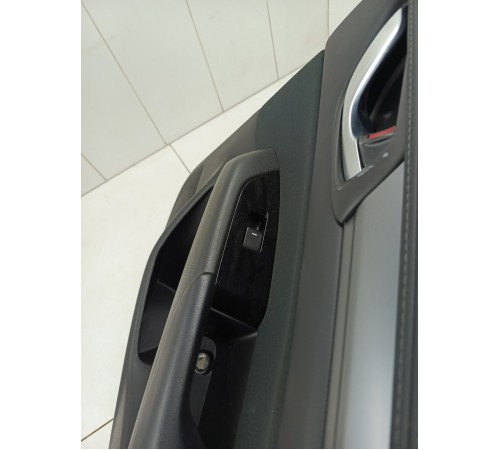 Обшивка двери задняя правая