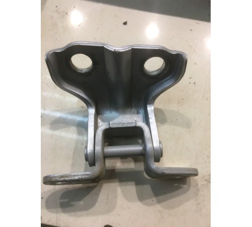 Петля двери (задняя, левая, верхняя)