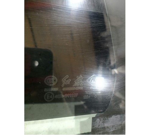 Форточка двери задняя левая