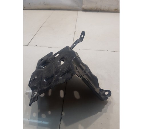 Крепление АКБ