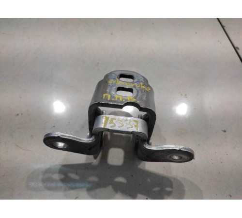 Петля двери (передняя, правая, верхняя)