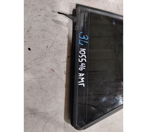 Глухое стекло (форточка) (заднее, левое)