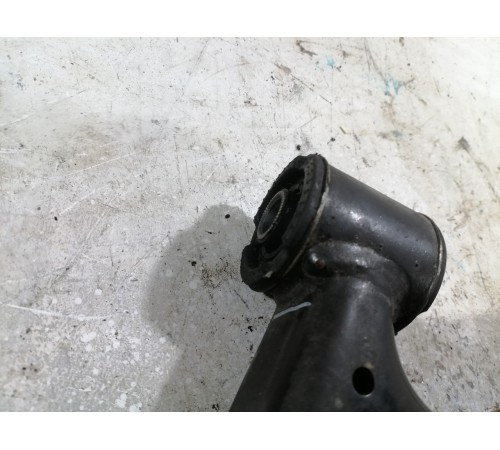 Рычаг передний левый 