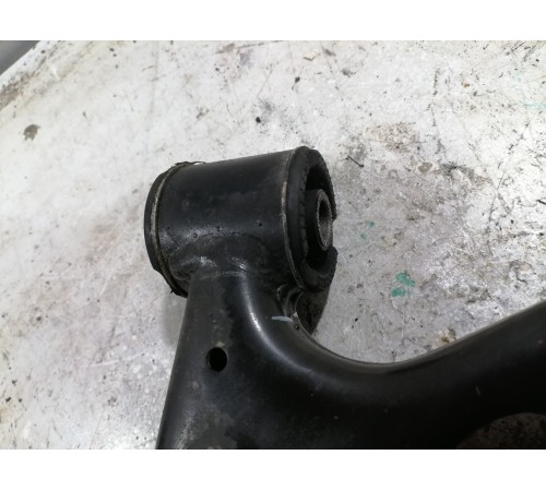 Рычаг передний левый 